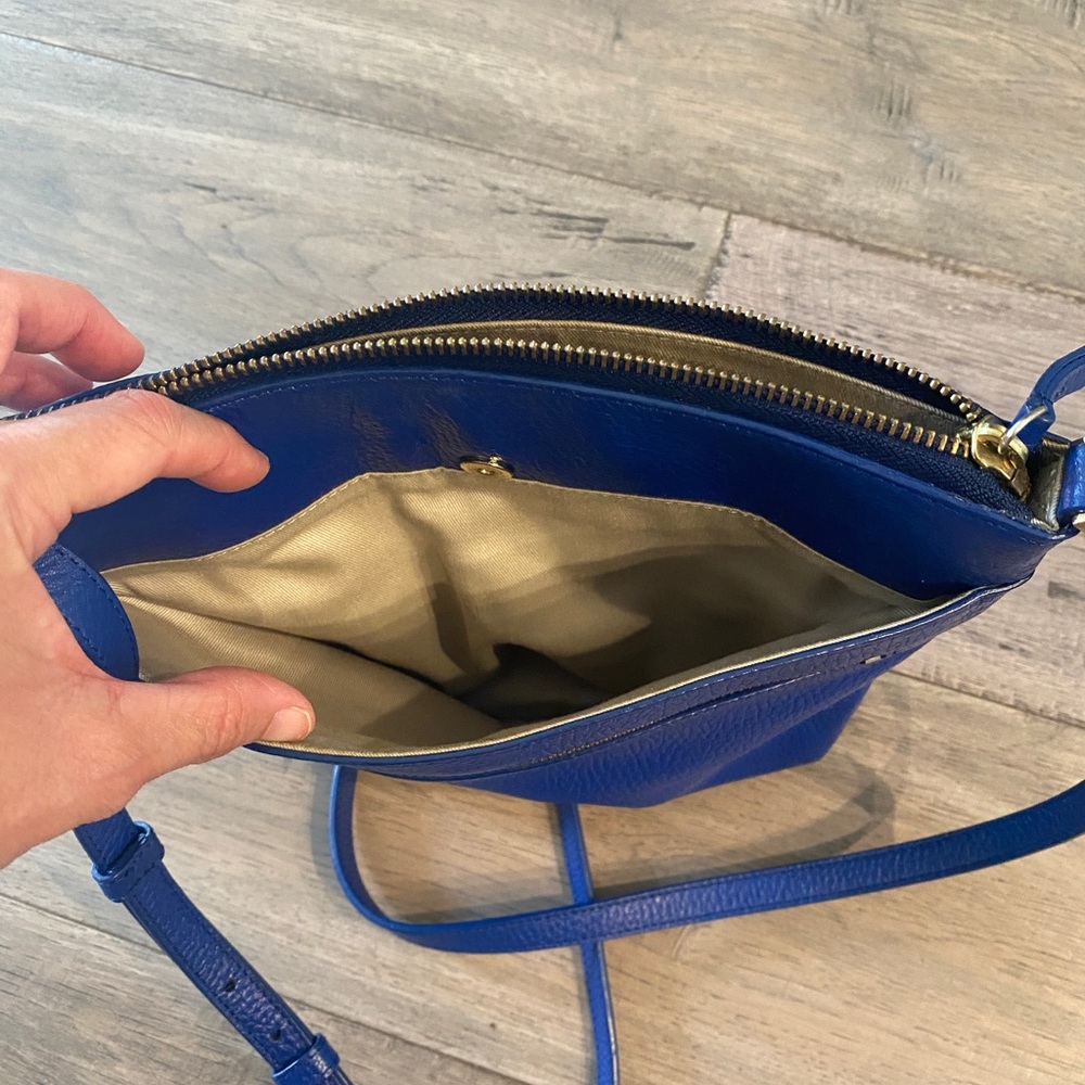 Cross-Body Bag! - Picture 4 of 5